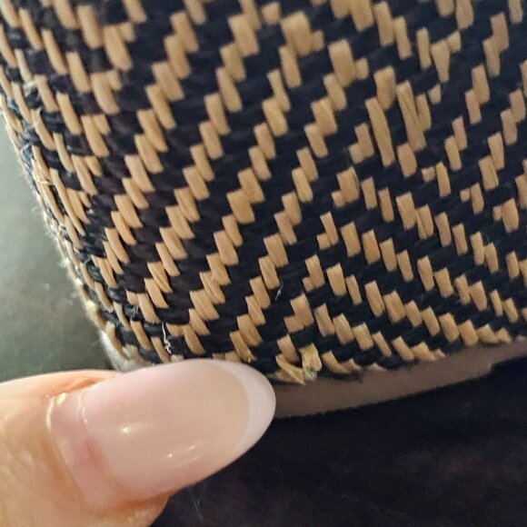 Tan Woven Wedge Heels With Ankle Tie Strap & Black Stitch Detail Womens Size 8.5 - Picture 14 of 15